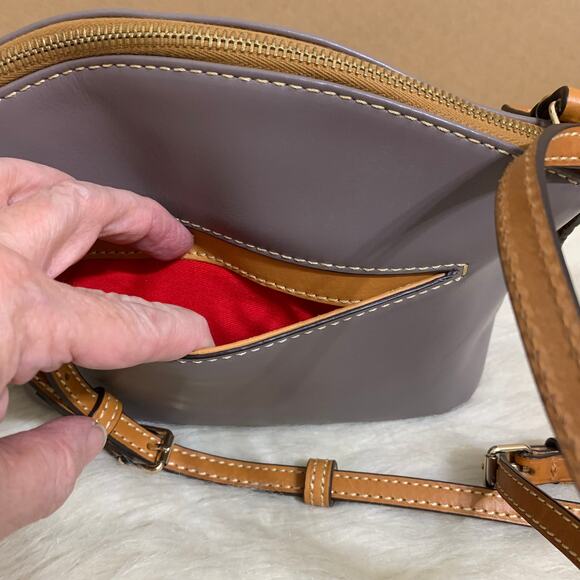 DOONEY & BOURKE Smooth Penrose Leather Domed SUKI Crossbody Elephant Gray Taupe - Picture 5 of 14